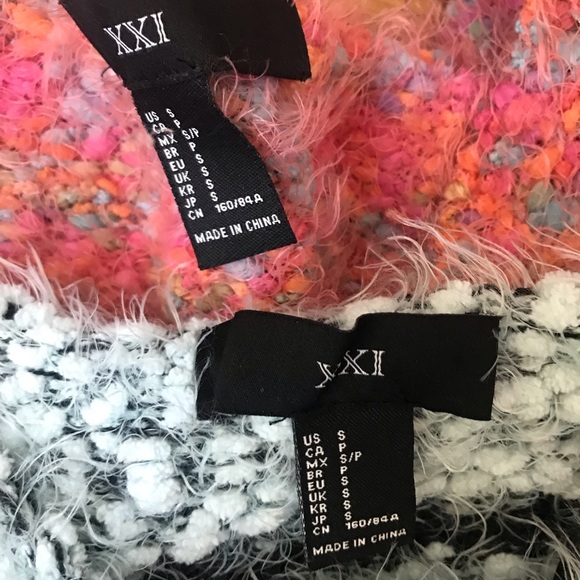 ❤️Forever 21 fuzzy sweater bundle size small ❤️ - Picture 2 of 8